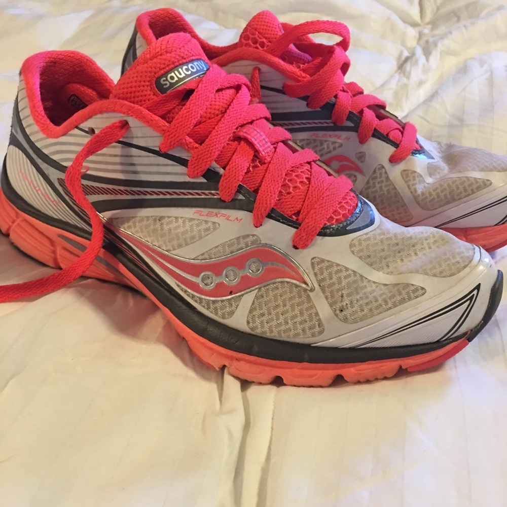 Saucony Sz 7.5 Tennis Shoes